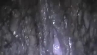 Красивая чёрная девушка любит большие шесты