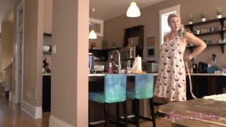 Дженна Престон показывает свои огромные сиськи