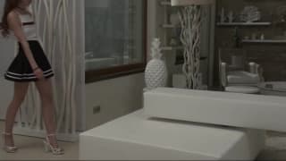 Юная студентка Неля-встречает симпатичного парня с большим членом! Юная студентка Неля-встречает симпатичного парня с большим членом!