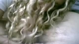 Похотливая парочка трахается и сосёт в машине