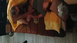 Зрелая пара последовала за своими мыслями-хорошо трахнувшись в постели