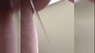 Из этих больших, половых губ киски-течет липкий сок перед веб-камерой!