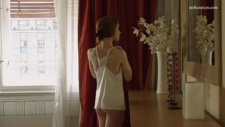 Предварительная подготовка Милы Лукошкиной перед мастурбацией-пальцем!