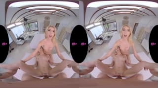 VR-видео в ПОВ с двумя обалденными блондинками, которых трахают! VR-видео в ПОВ с двумя обалденными блондинками, которых трахают!