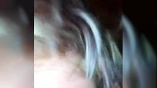 Симпатичная блондинка, всегда готова поиметь этот длинный, черный член