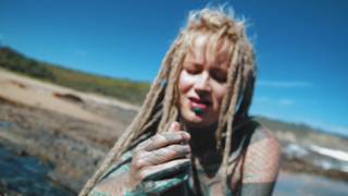 Анускэтцц-сосет прекрасный, татуированный член на берегу моря в ПОВ!