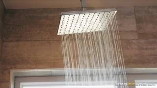 Этот мужик-очень хочет получить секс от красивой блондинки Эйс Паркер!