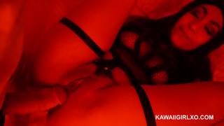 Молодую девушку, трахнули в киску и задницу в видео от первого лица